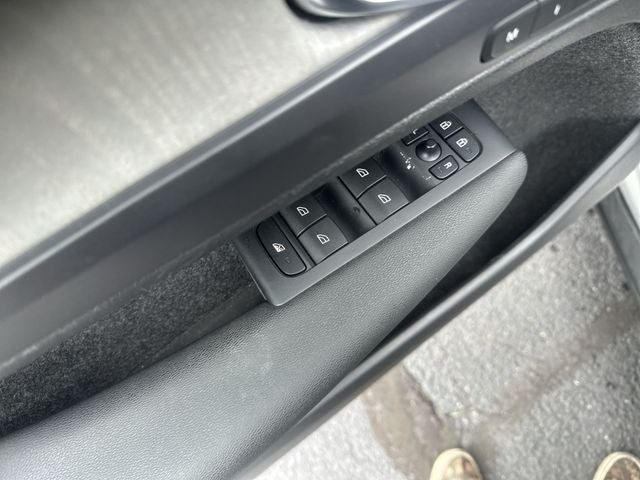 2023 Volvo XC40 B5 Core