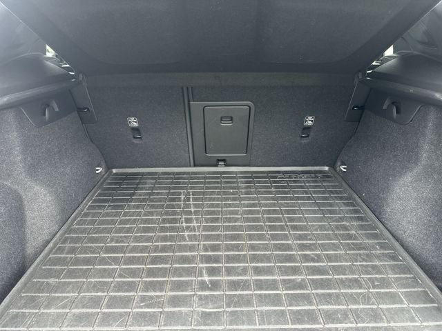 2023 Volvo XC40 B5 Core