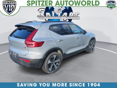 2023 Volvo XC40 B5 Plus Dark Theme