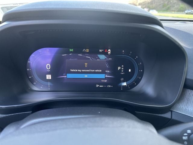 2023 Volvo XC40 B5 Plus Dark Theme