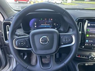 2023 Volvo XC40 B5 Plus Dark Theme