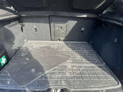 2023 Volvo XC40 B5 Plus Dark Theme
