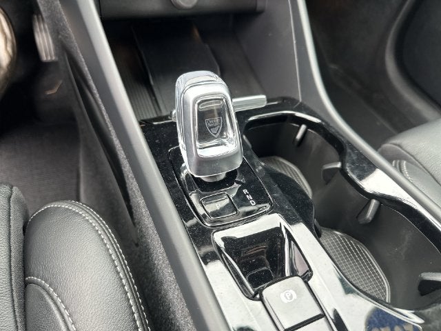 2023 Volvo XC40 B5 Plus Dark Theme