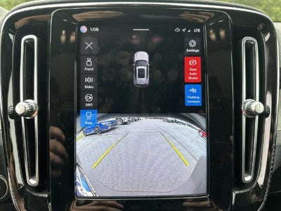 2023 Volvo XC40 B5 Plus Dark Theme