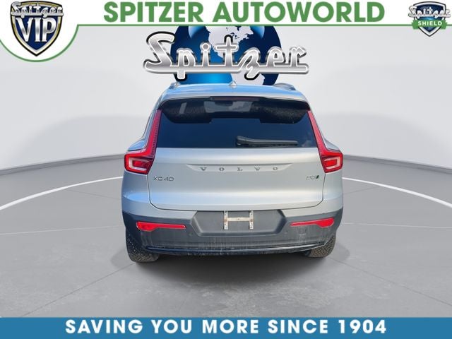 2023 Volvo XC40 B5 Plus Dark Theme