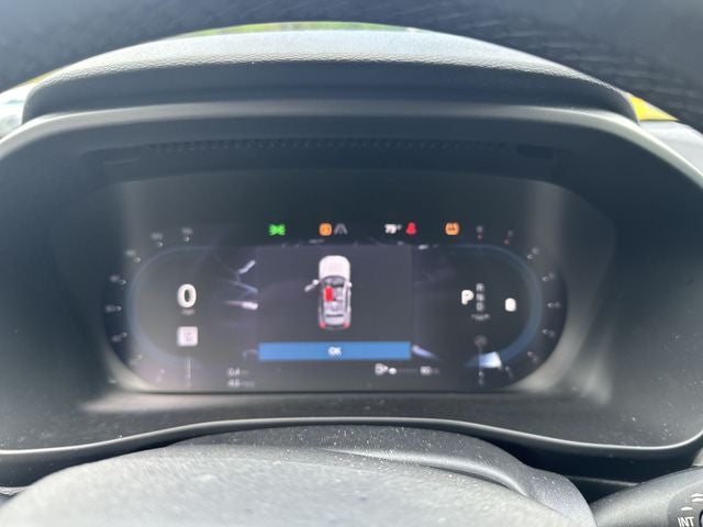 2023 Volvo XC40 B5 Plus Dark Theme