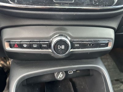 2023 Volvo XC40 B5 Plus Dark Theme