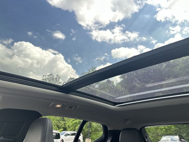 2023 Volvo XC40 B5 Plus Dark Theme