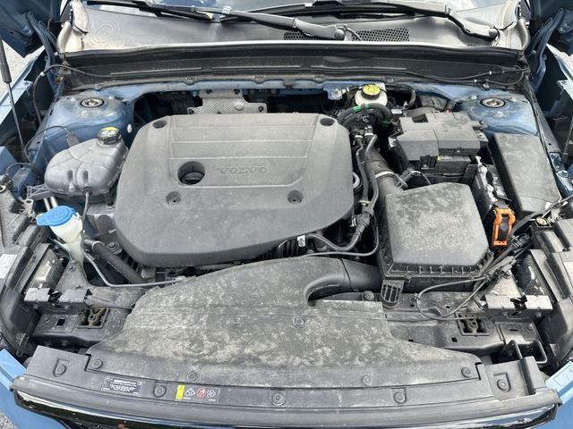 2023 Volvo XC40 B5 Plus Dark Theme
