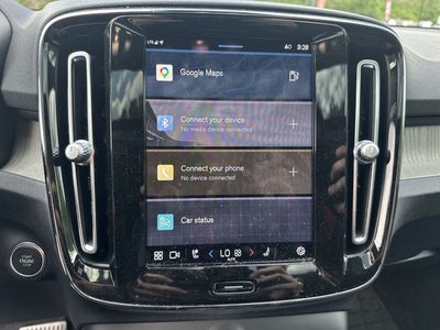 2023 Volvo XC40 B5 Plus Dark Theme