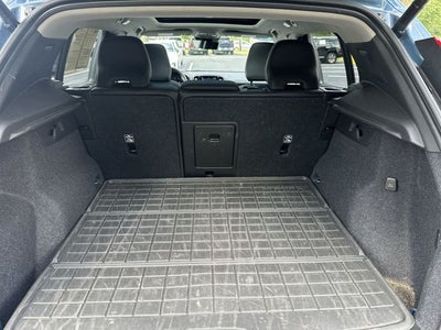 2023 Volvo XC40 B5 Plus Dark Theme