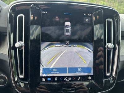 2023 Volvo XC40 B5 Plus Dark Theme