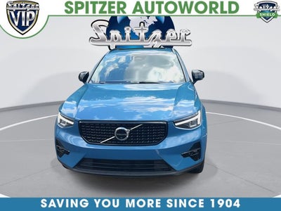 2023 Volvo XC40 B5 Plus Dark Theme