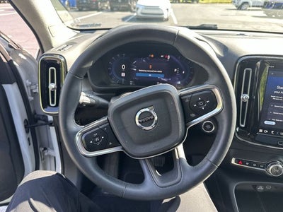2023 Volvo XC40 B5 Plus Dark Theme
