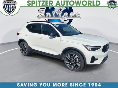 2023 Volvo XC40 B5 Plus Dark Theme