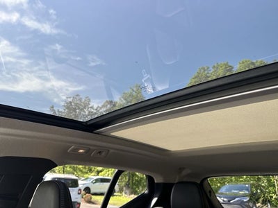 2023 Volvo XC40 B5 Plus Dark Theme