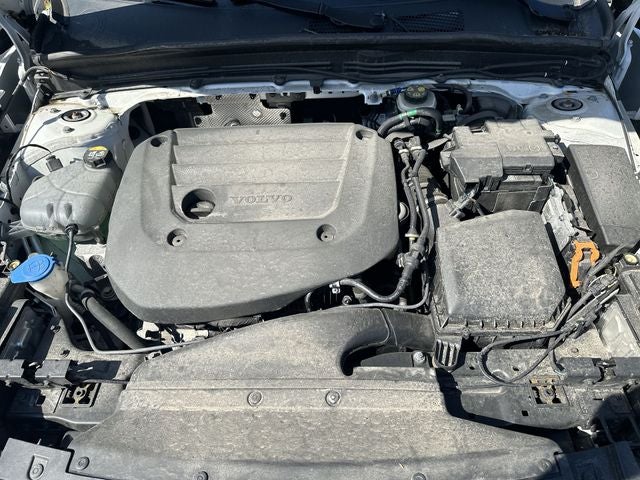 2023 Volvo XC40 B5 Plus Dark Theme