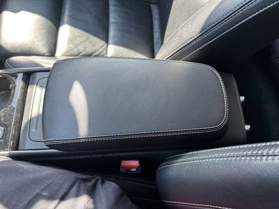 2023 Volvo XC40 B5 Plus Dark Theme