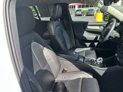 2023 Volvo XC40 B5 Plus Dark Theme