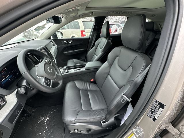 2025 Volvo XC60 B5 Plus