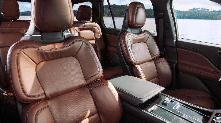 The front row's Perfect Position Seats in a 2024 Lincoln Aviator® Reserve model with Ebony Roast interior | Spitzer Lincoln DuBois in Du Bois PA