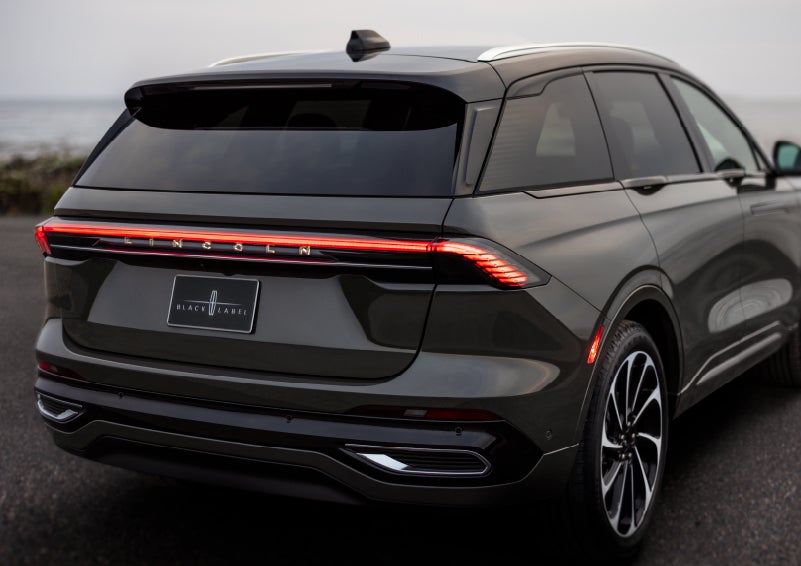 The rear of a 2024 Lincoln Black Label Nautilus® SUV displays full LED rear lighting. | Spitzer Lincoln DuBois in Du Bois PA