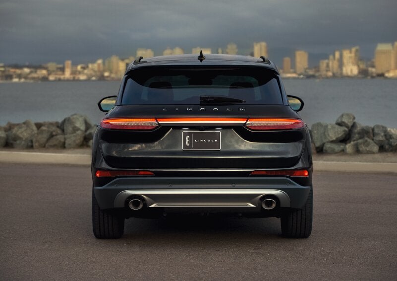 The rear lighting of the 2025 Lincoln Corsair® SUV spans the entire width of the vehicle. | Spitzer Lincoln DuBois in Du Bois PA