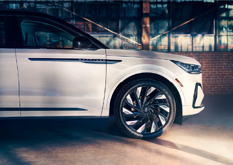 The wheels of the available Jet Appearance Package are highlighted. | Spitzer Lincoln DuBois in Du Bois PA