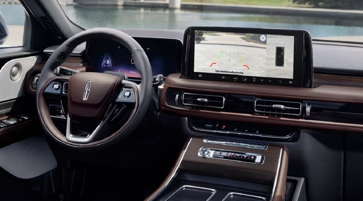 The backup camera of the 2027 Lincoln Aviator® SUV is displayed on screen. | Spitzer Lincoln DuBois in Du Bois PA